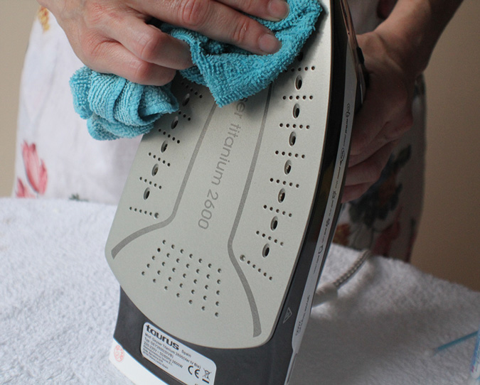 limpieza-suela-plancha-a-vaporpw